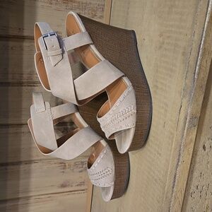 Indigo Rd Tan Wedge Sandals Size 6.5